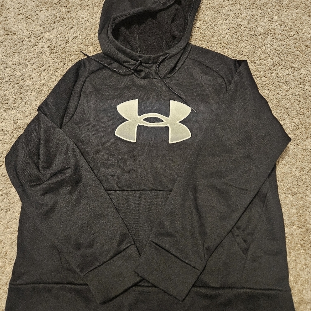 Under Armour women's Black Hoodie Sweater